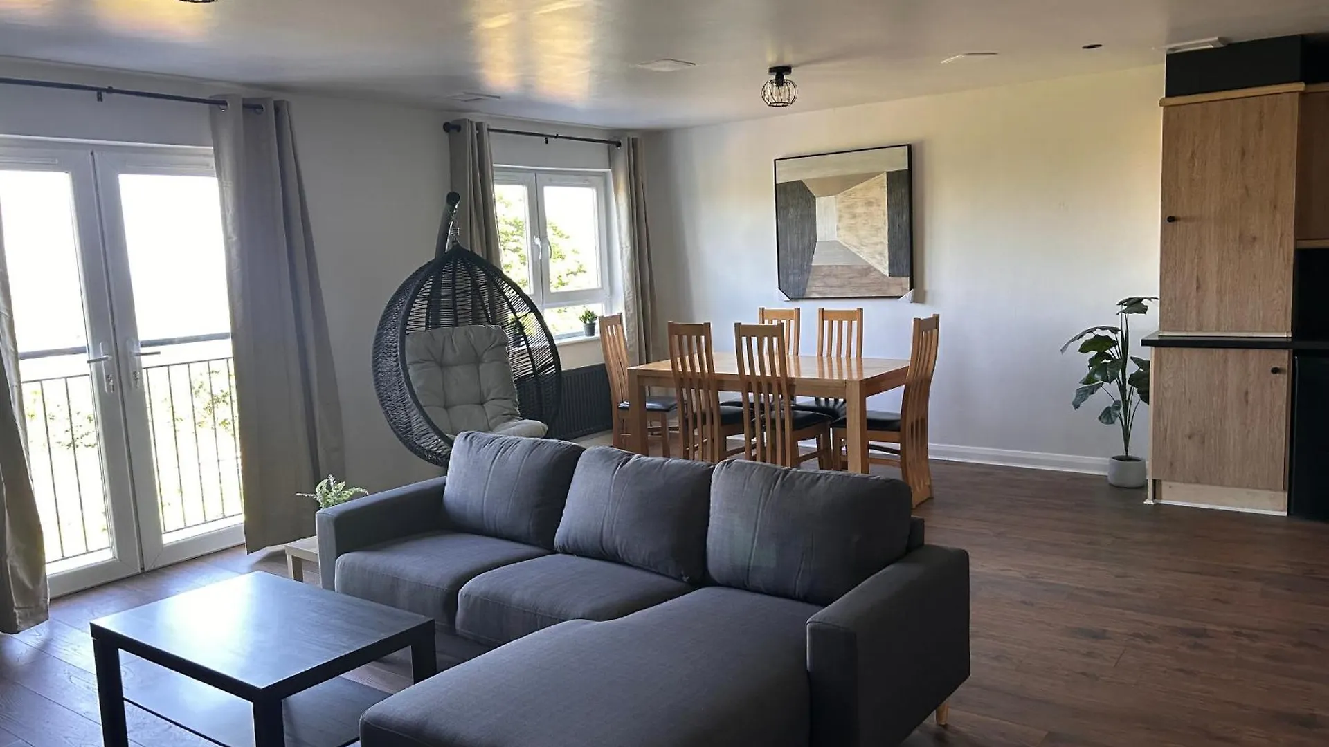 Large Modern Apt 4 Star Free Parking And Wifi Note Stairs Μπέλφαστ
